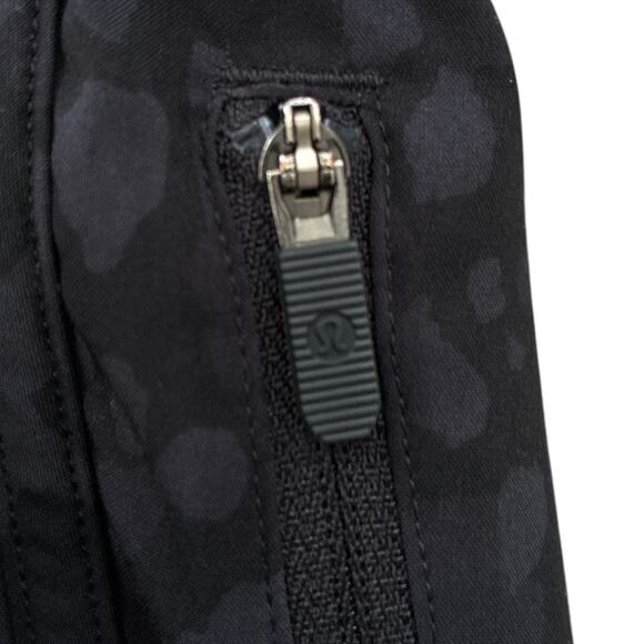 Lululemon Women’s Track That High-Rise Lined Short 3" Black Leopard Size 6 - Picture 4 of 9